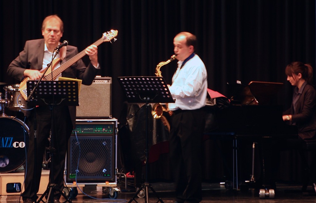 Das Lehrer-Trio: Martin Schlu, Ole Ryyddun und Julia Dams (von links) Foto: Orchester